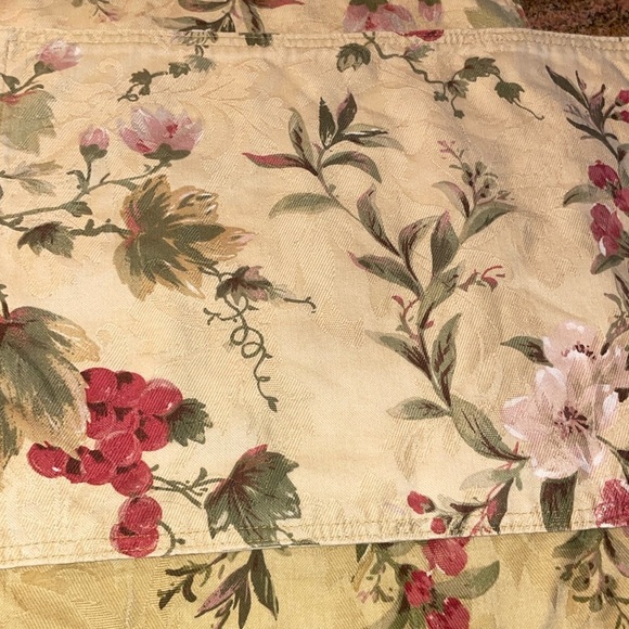 7 Piece Placemat & Napkin Set Gold Green and Cherry Brocade Floral Design - Picture 2 of 4